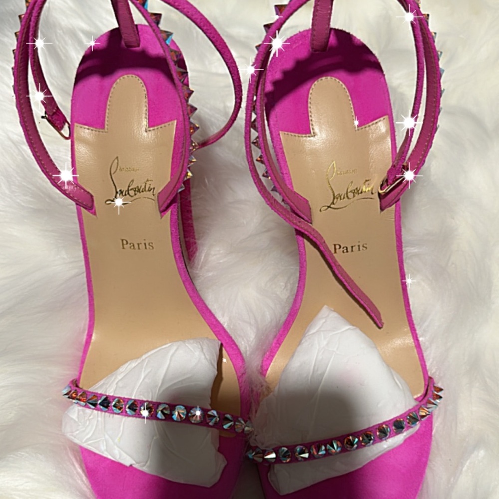 NEW! Christian Louboutin Comes with box and dust bag